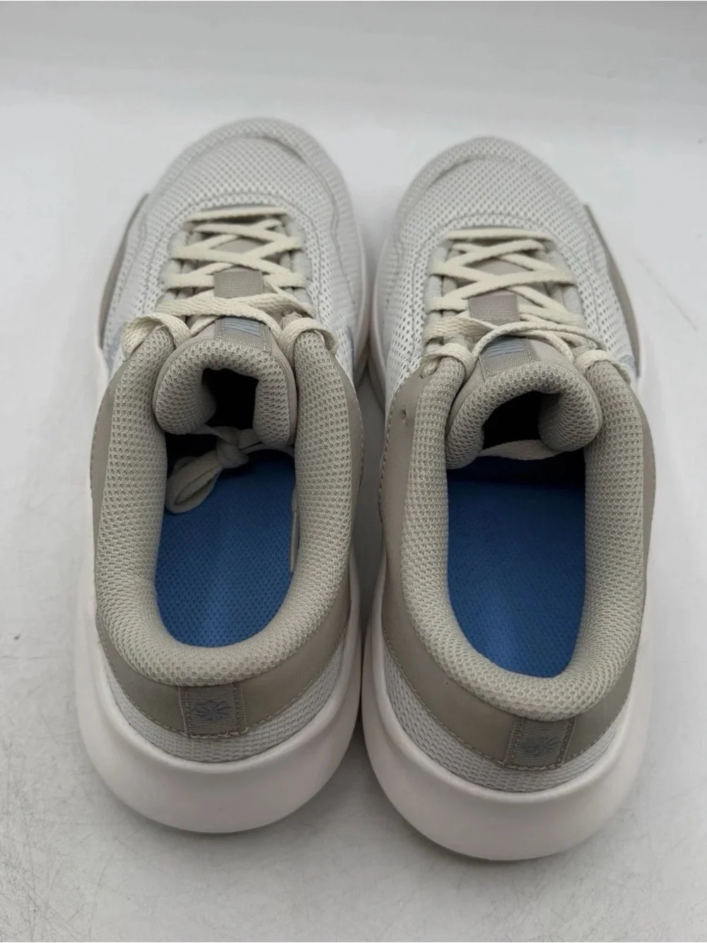Nike Legend Essential 3 Next Nature Pure Platinum Silver DM1119-008 Womens Sz 9